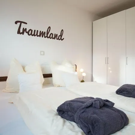 Duenenpark-heiligenhafen-haus-sandduene-wohnung-6-strandtraum Appartement *
